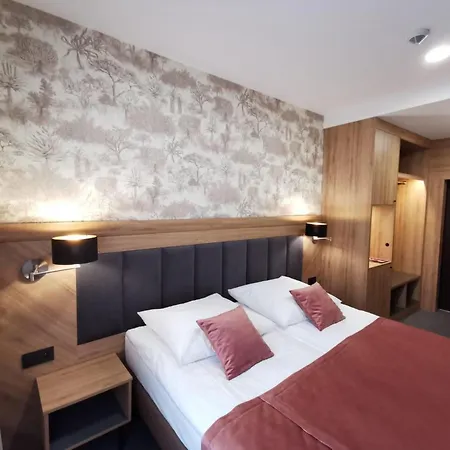 Lesny Dwor Piekarnia Mio Padre Restauracja Mamma Mia Bed & Breakfast Karpacz