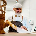 לינה וארוחת בוקר Lesny Dwor Piekarnia Mio Padre Restauracja Mamma Mia קרפאז'