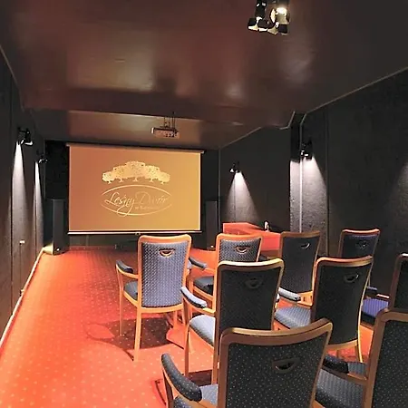 ベッド・アンド・ブレックファスト Lesny Dwor Piekarnia Mio Padre Restauracja Mamma Mia 4*