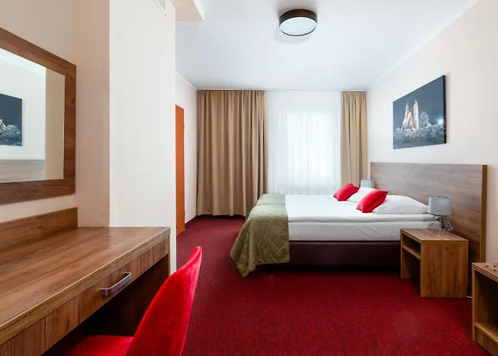 Bed and breakfast Leśny Dwór 3*