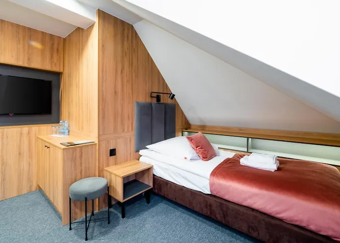 Leśny Dwór Bed and breakfast 3*